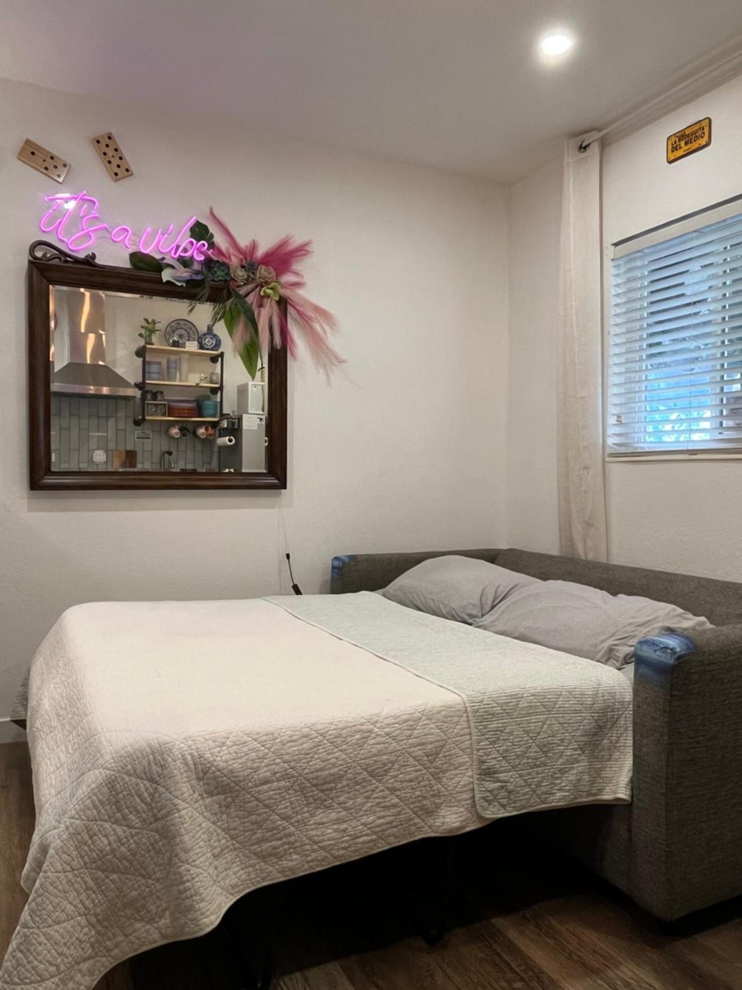 Stunning Little Havana Suites Close To Airport, Calle Ocho, Brickell, Wynwood And The Beaches - Free Parking Маями Екстериор снимка